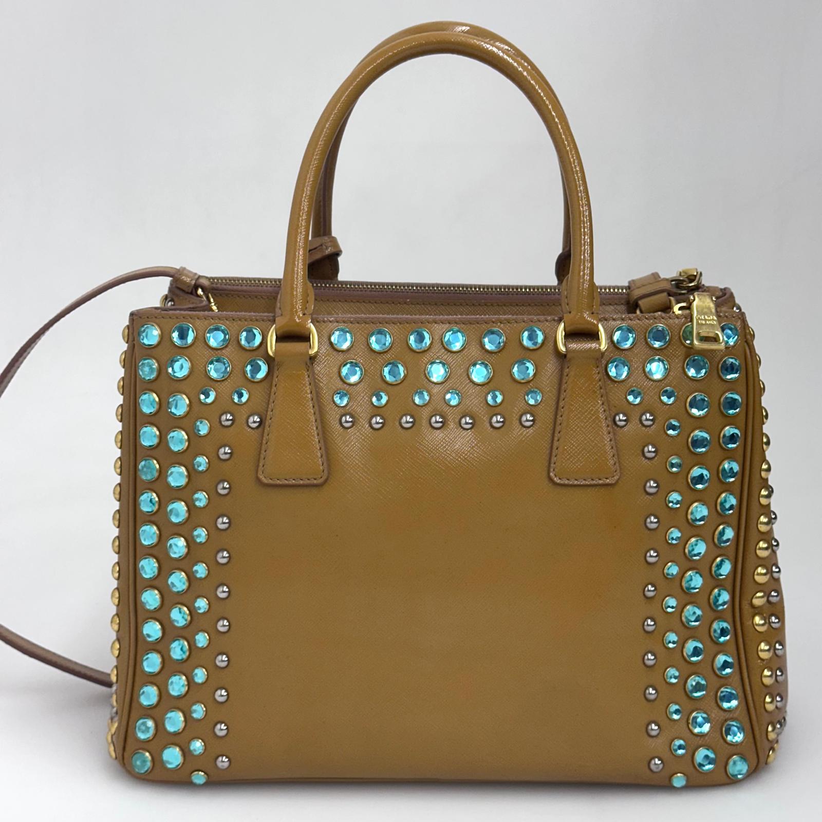 Prada Borsa Galleria Media Saffiano Vernice Cammeo con Cristalli Turchesi
