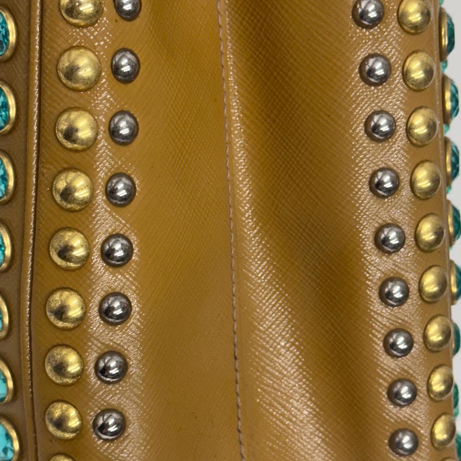 Prada Borsa Galleria Media Saffiano Vernice Cammeo con Cristalli Turchesi