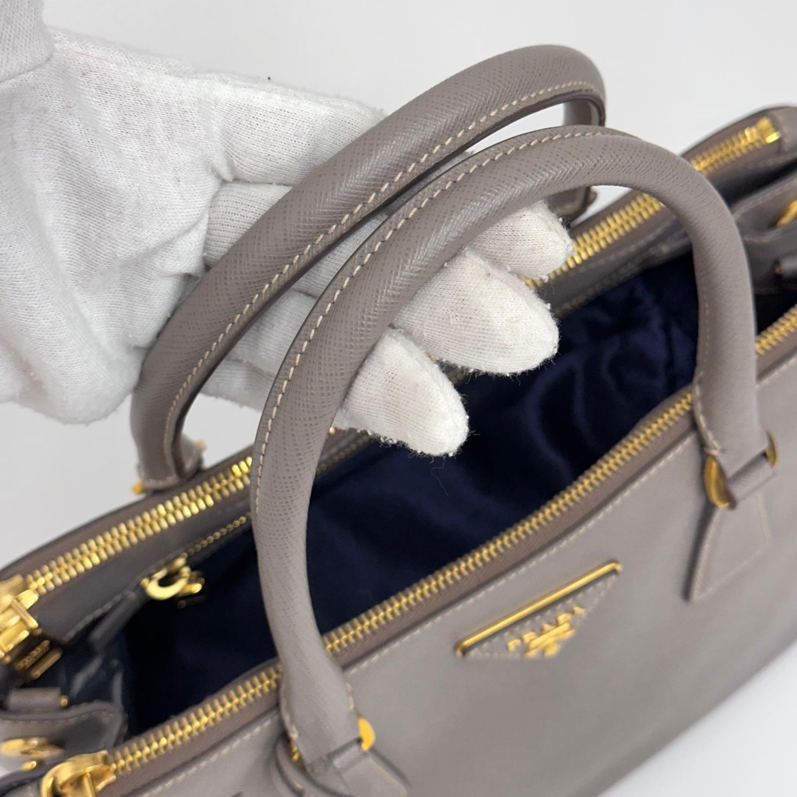 Prada Borsa Galleria Medium Saffiano Lux Pomice