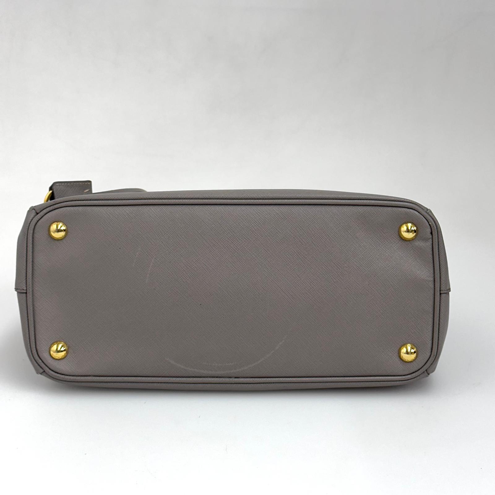 Prada Borsa Galleria Medium Saffiano Lux Pomice