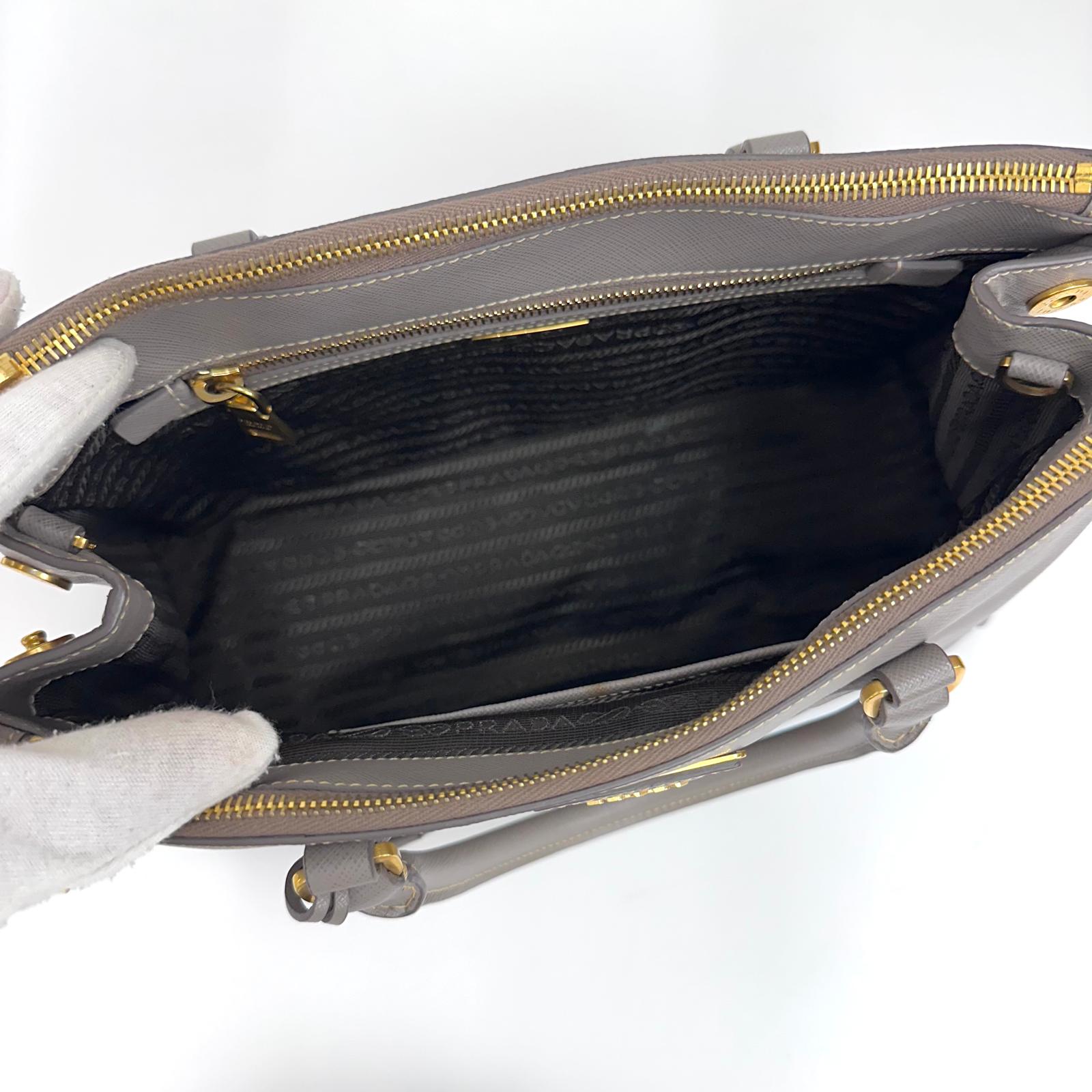 Prada Borsa Galleria Medium Saffiano Lux Pomice