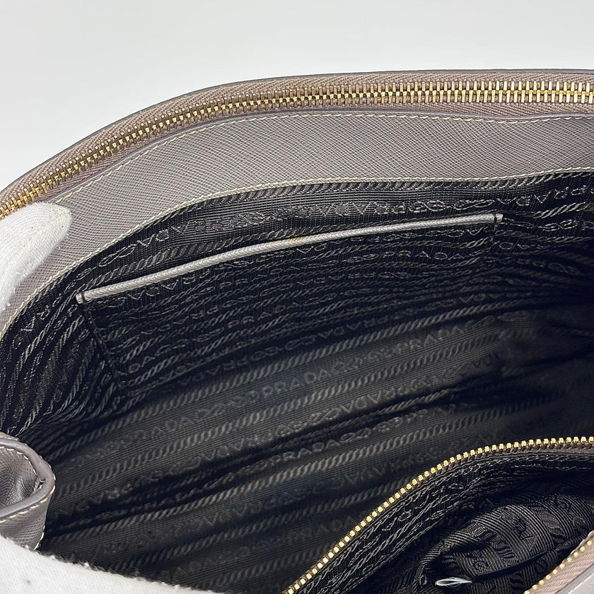 Prada Borsa Galleria Medium Saffiano Lux Pomice