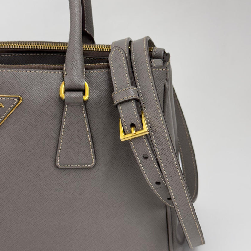 Prada Borsa Galleria Medium Saffiano Lux Pomice