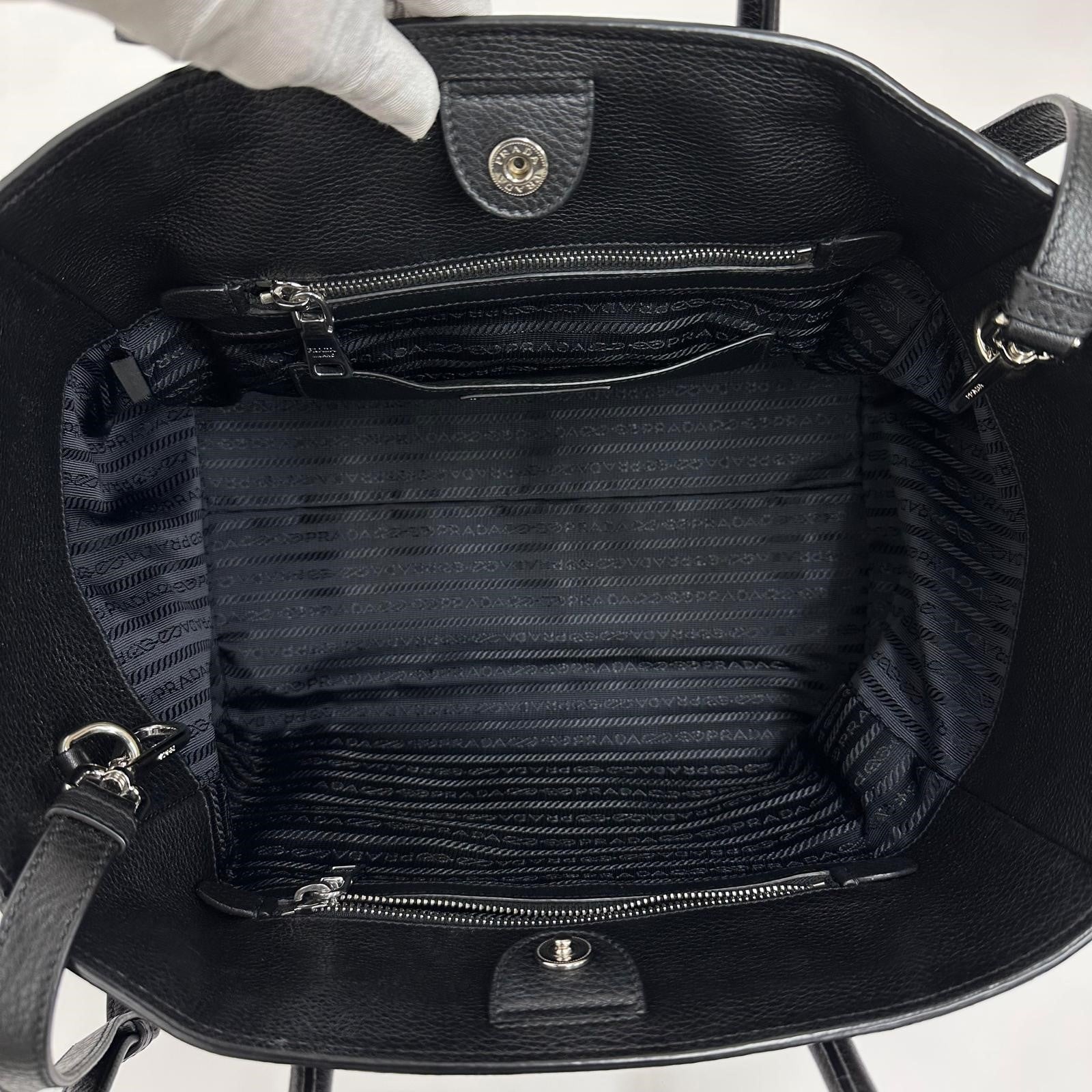 Prada Borsa Shopper a due vie in pelle Vitello Daino nera