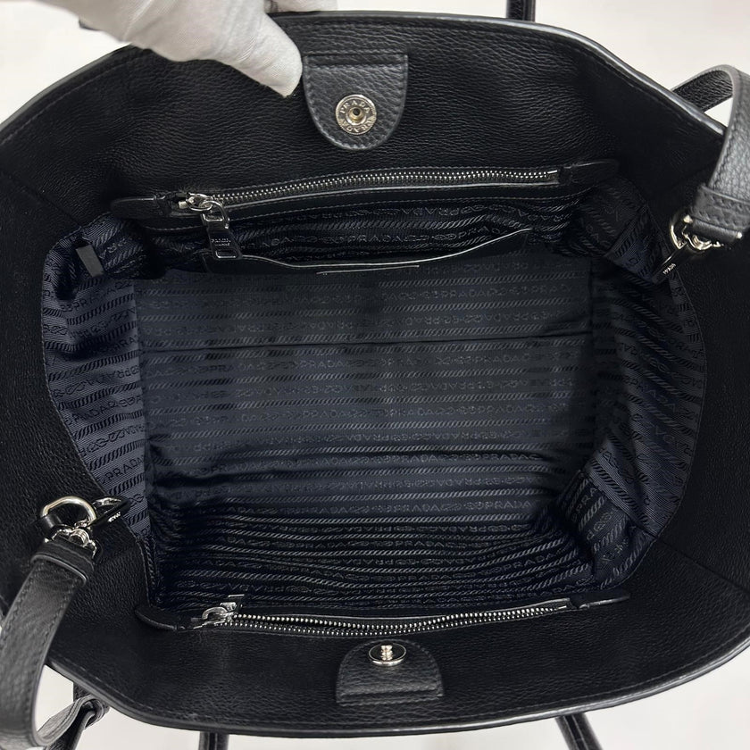 Prada Borsa Shopper a due vie in pelle Vitello Daino nera