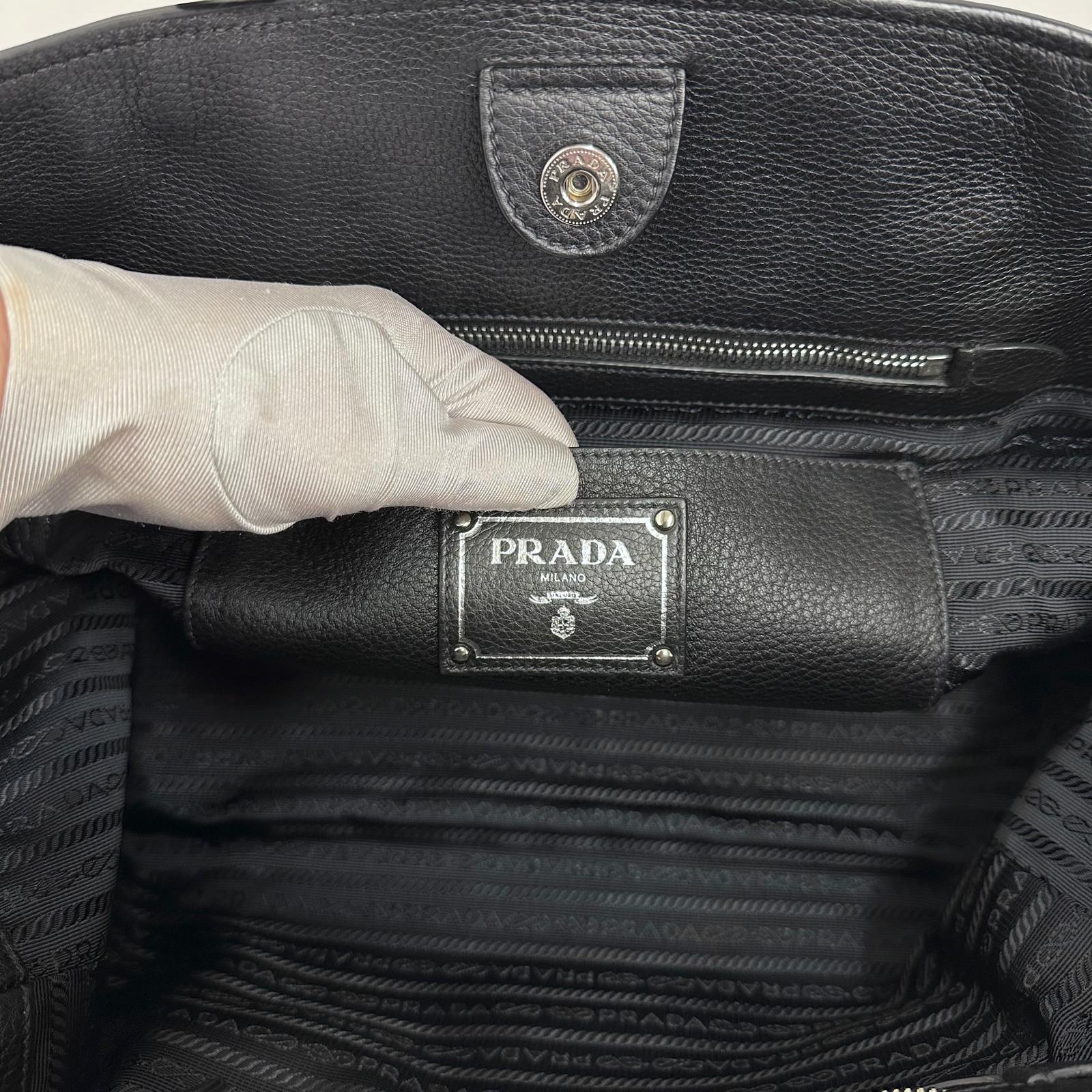 Prada Borsa Shopper a due vie in pelle Vitello Daino nera