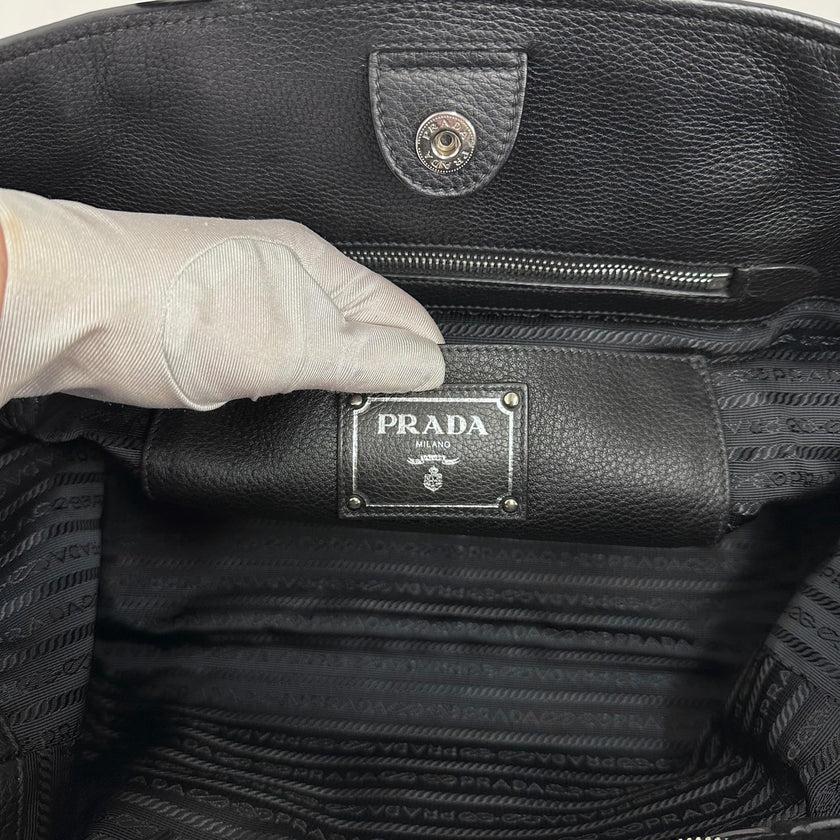 Prada Borsa Shopper a due vie in pelle Vitello Daino nera