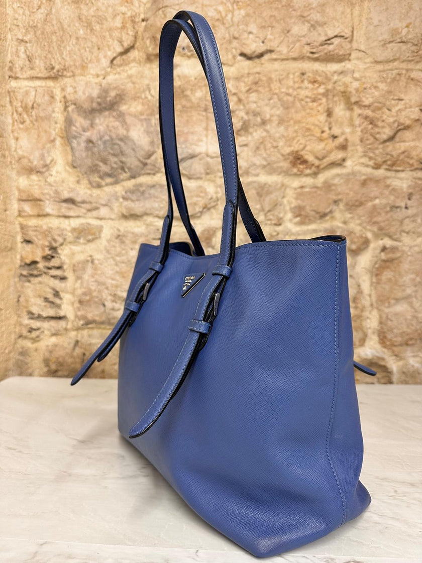 Prada Borsa Shopping Tote in Saffiano Blu