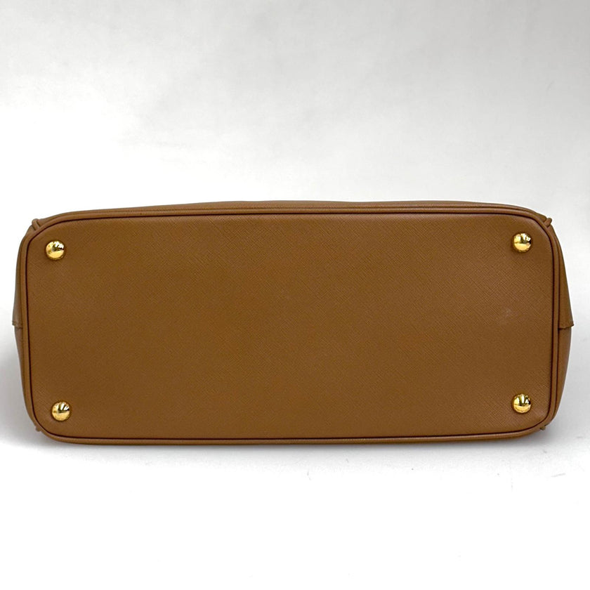 Prada Borsa a mano Galleria Large in pelle Saffiano Lux color Caramel