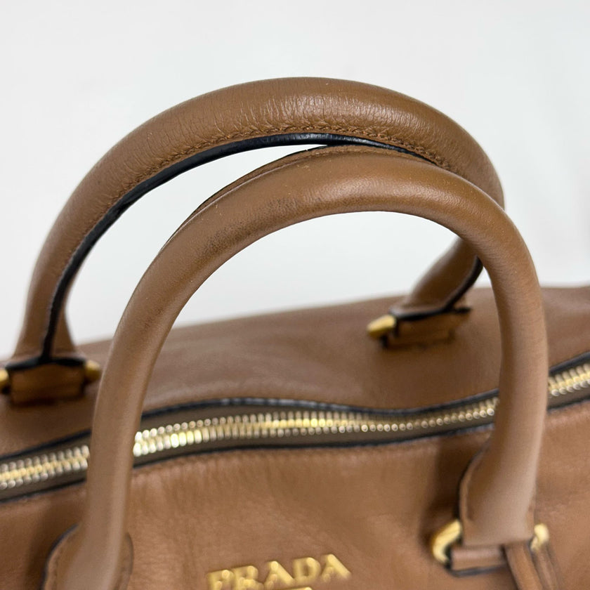 Prada Borsa a mano e tracolla Bauletto Vitello Phenix Cannella