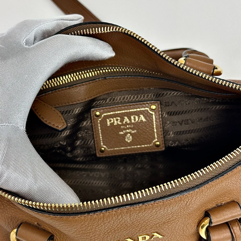 Prada Borsa a mano e tracolla Bauletto Vitello Phenix Cannella