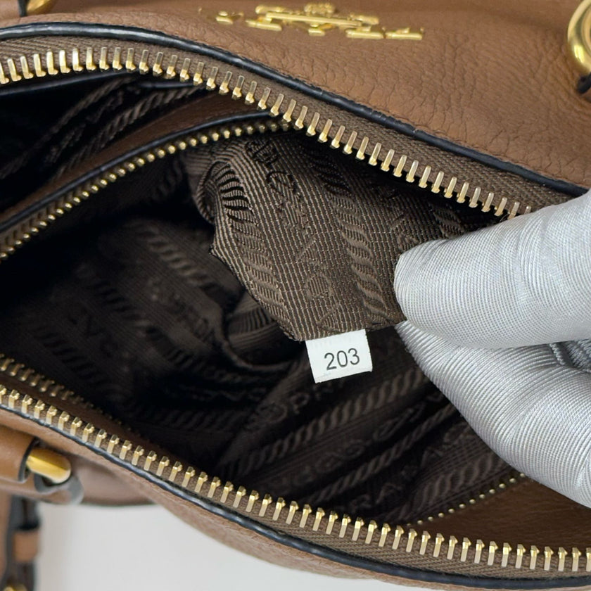 Prada Borsa a mano e tracolla Bauletto Vitello Phenix Cannella