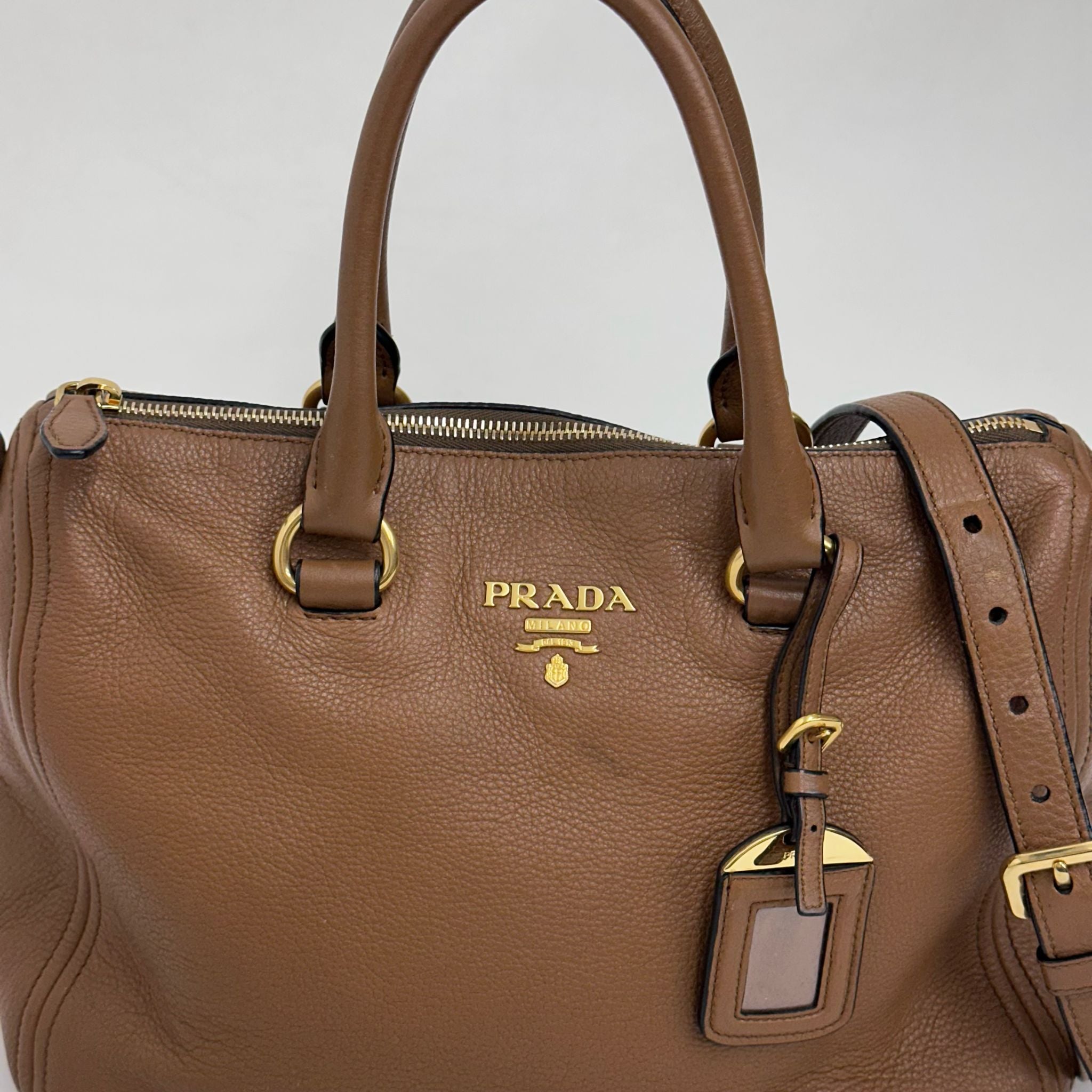 Prada Borsa a mano e tracolla Bauletto Vitello Phenix Cannella