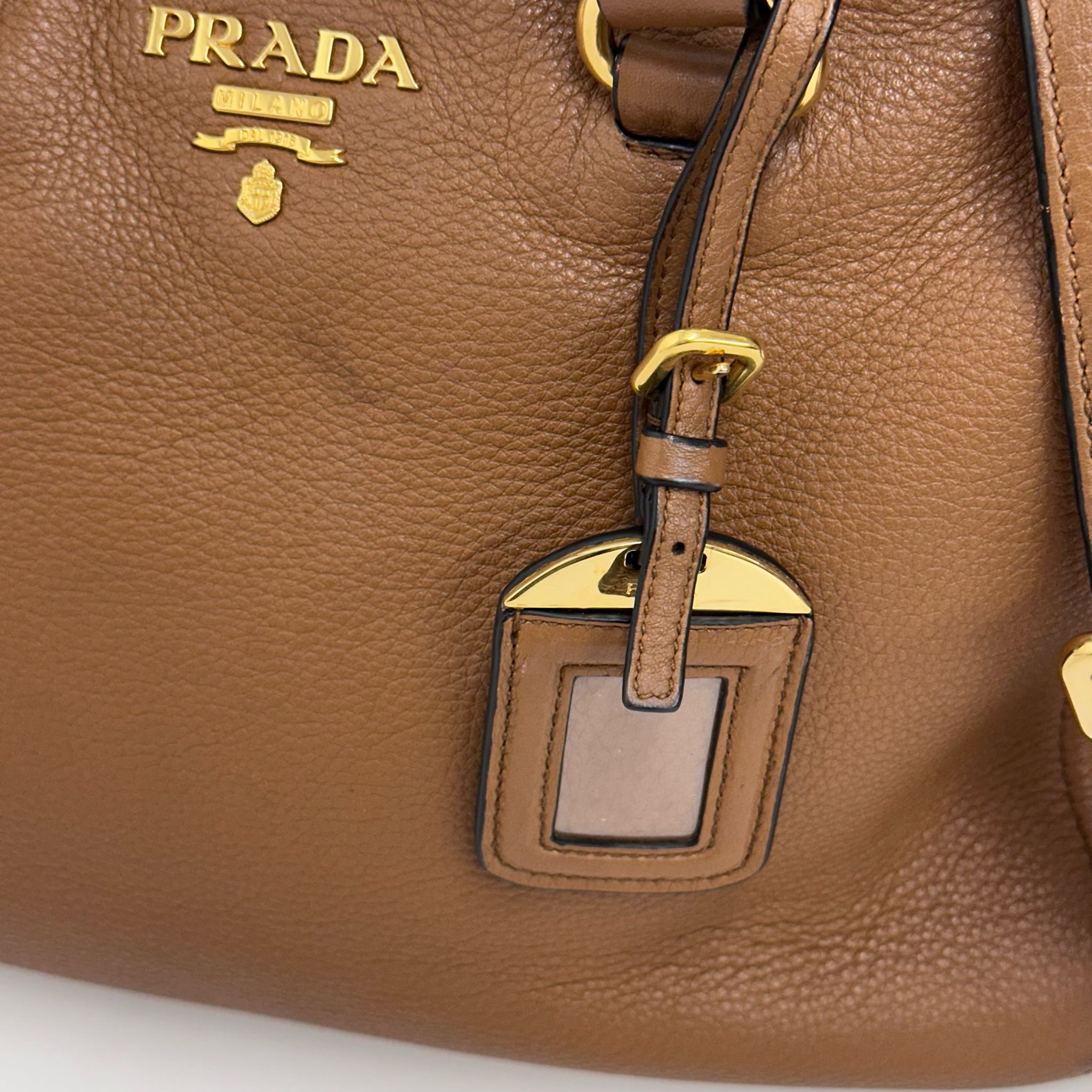 Prada Borsa a mano e tracolla Bauletto Vitello Phenix Cannella