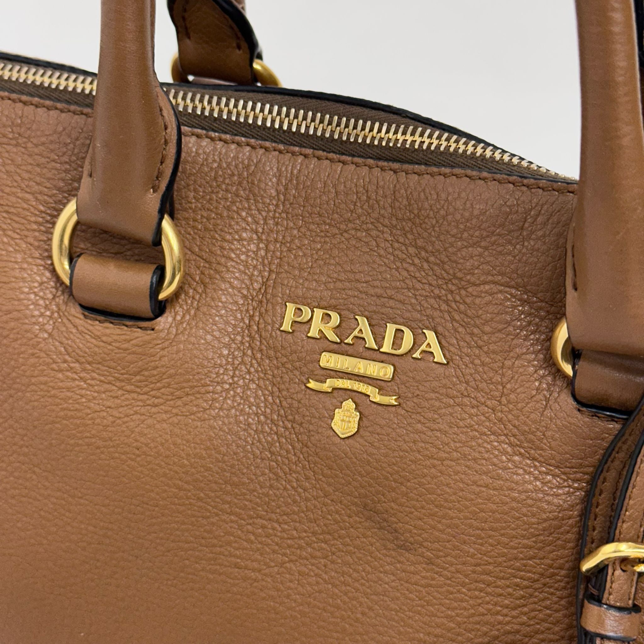 Prada Borsa a mano e tracolla Bauletto Vitello Phenix Cannella