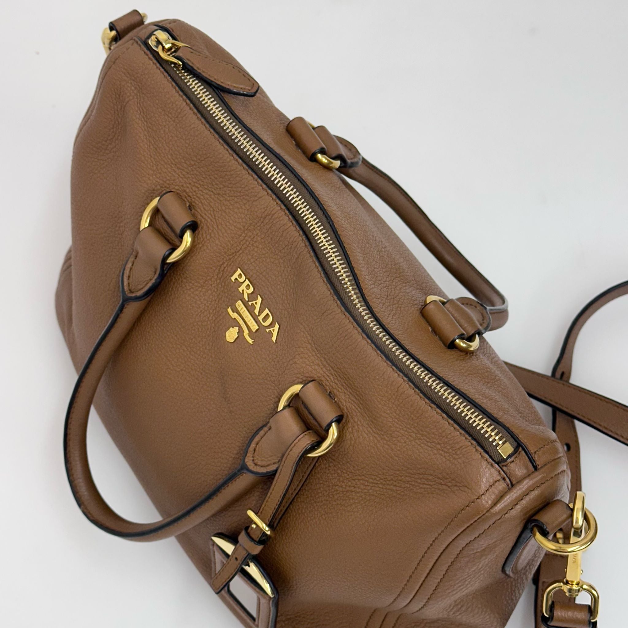 Prada Borsa a mano e tracolla Bauletto Vitello Phenix Cannella