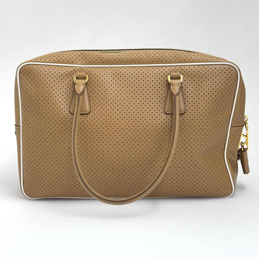 Prada Borsa a mano in pelle Saffiano traforata color cammello