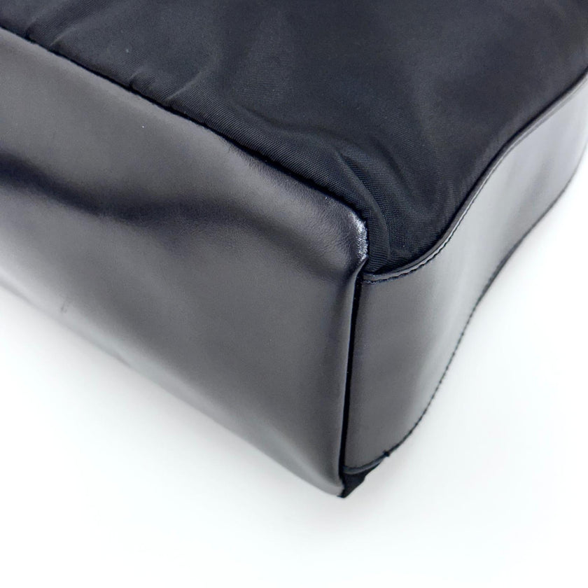 Prada Borsa a spalla Hobo in nylon nero