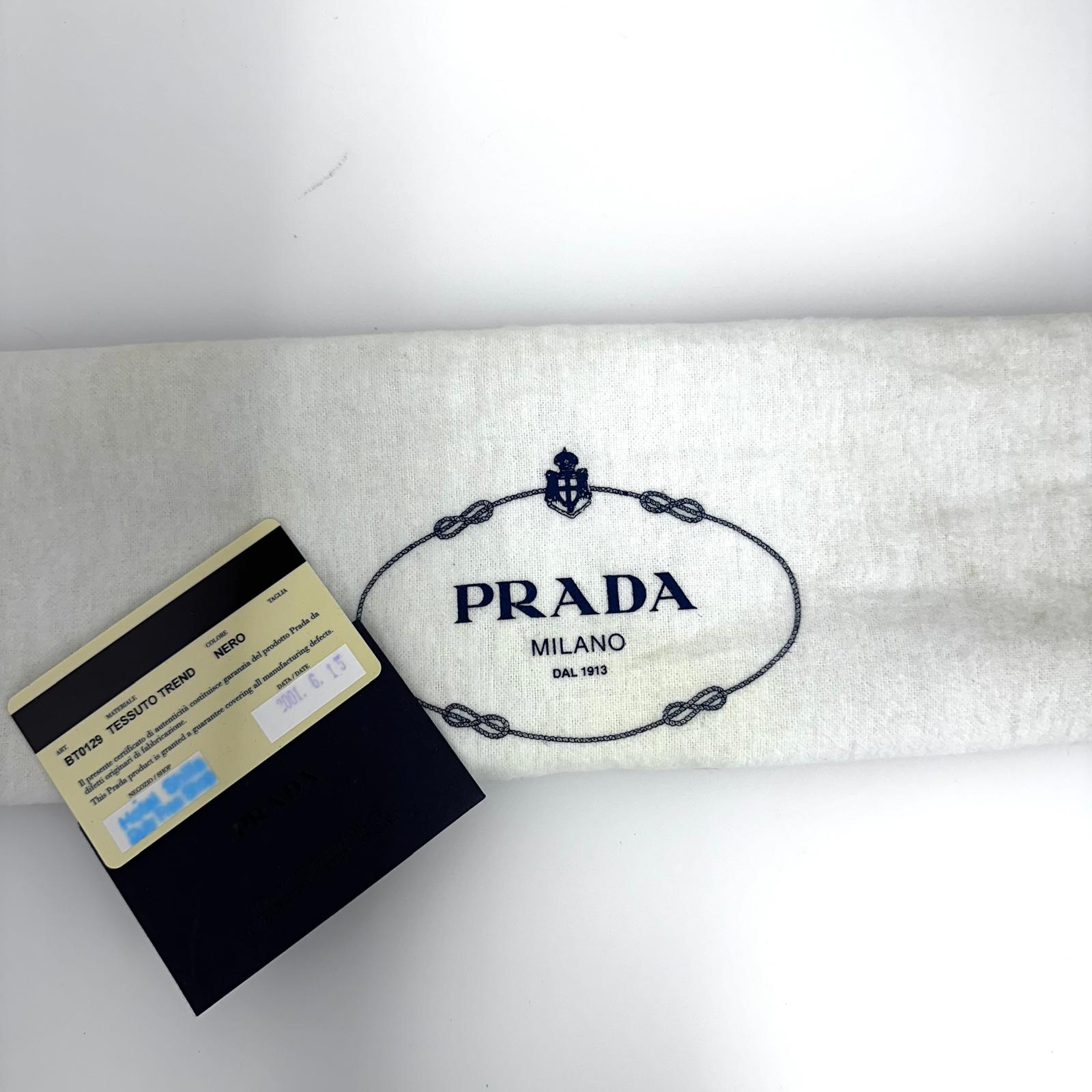 Prada Borsa a spalla Hobo in nylon nero