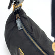 Prada Borsa a spalla Hobo in nylon nero