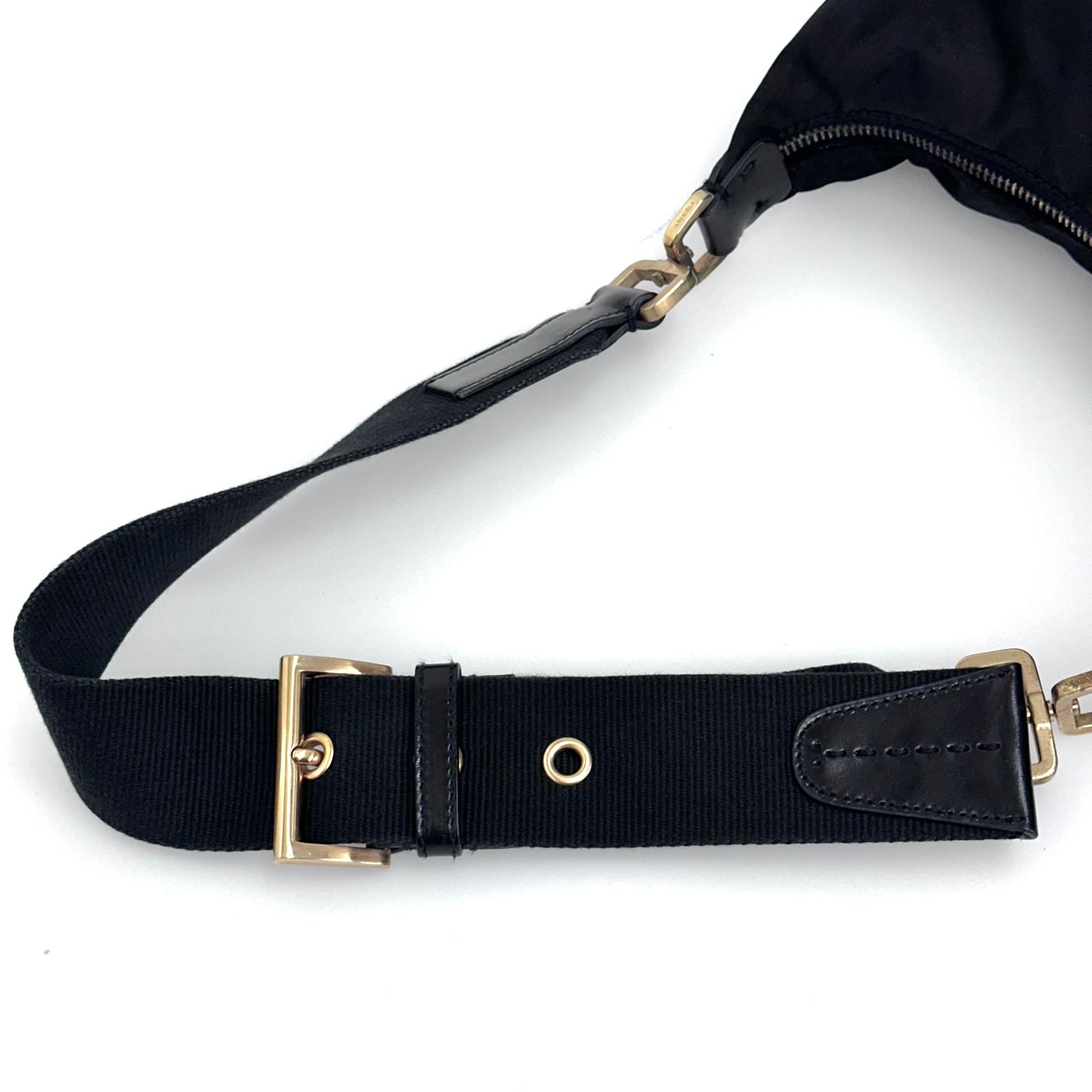 Prada Borsa a spalla Hobo in nylon nero