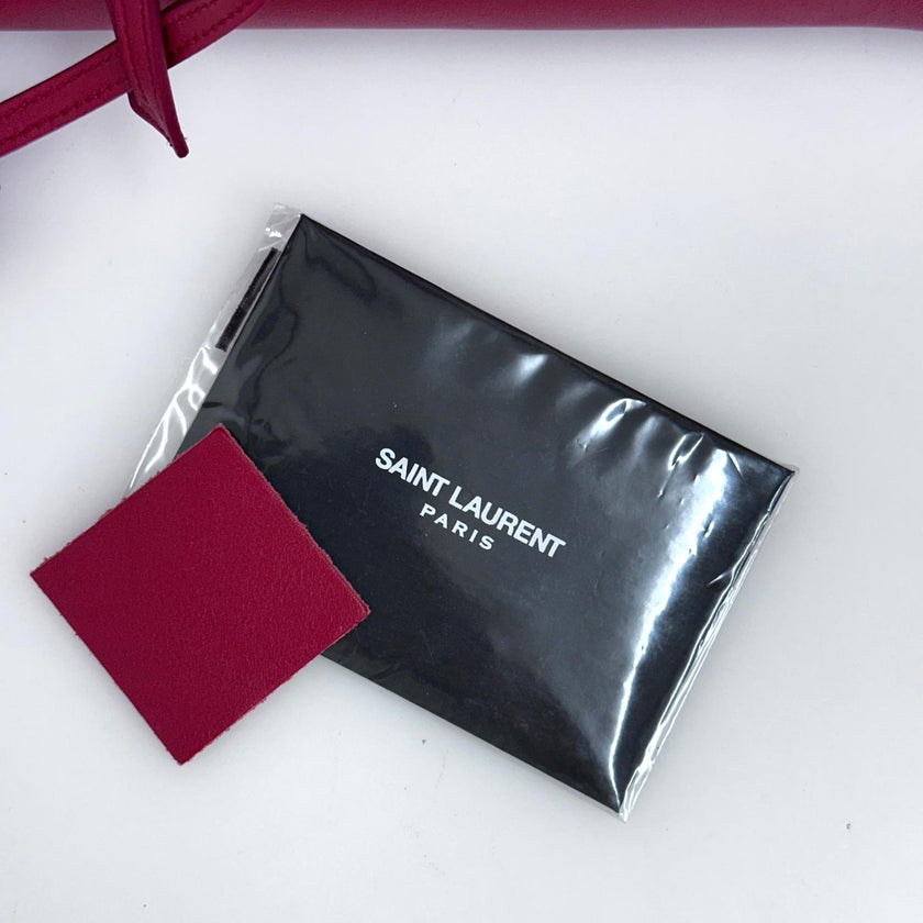 Saint Laurent Borsa Baby Cabas in pelle rossa con finiture dorate