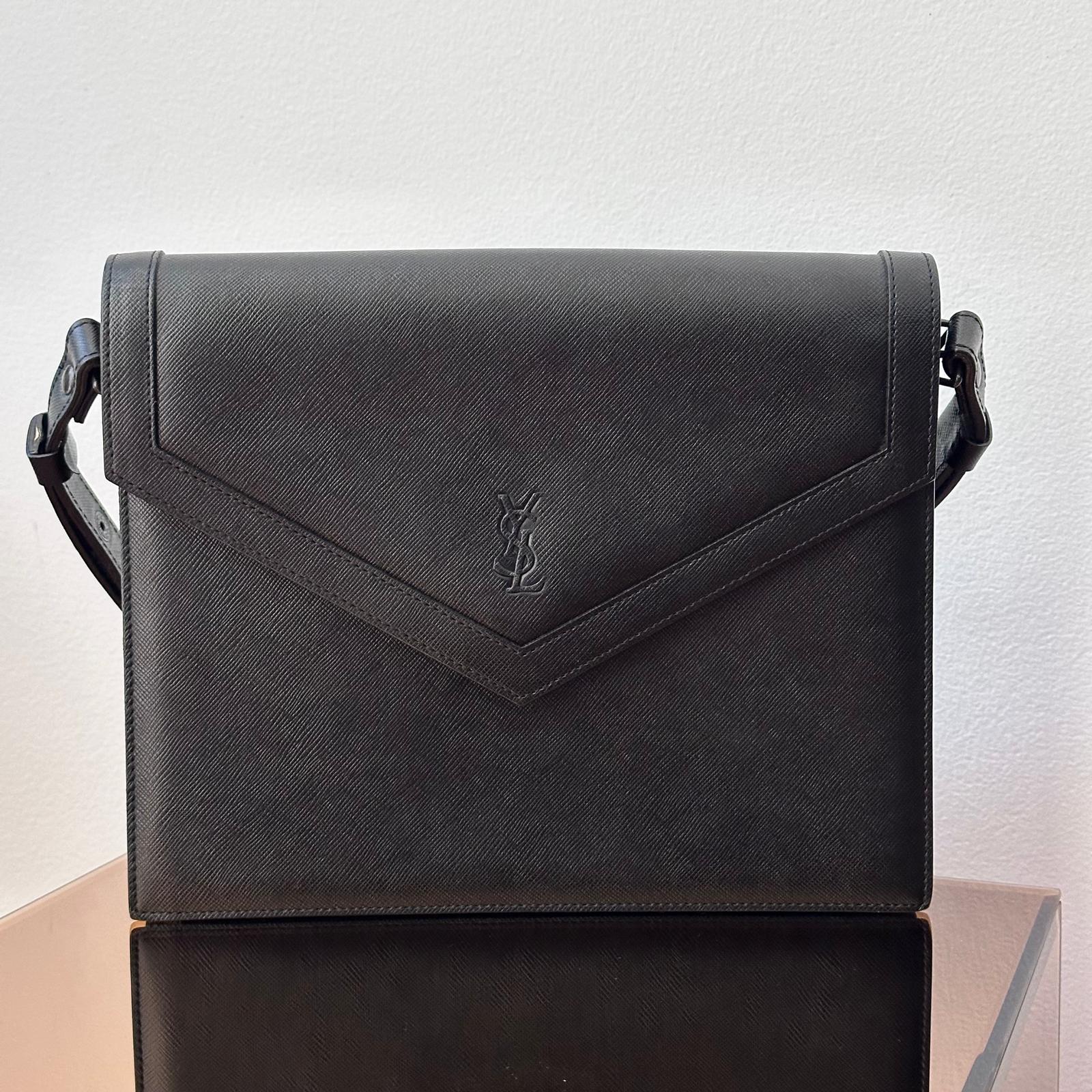 Saint Laurent Borsa Cassandre Vintage a spalla in pelle Saffiano nera