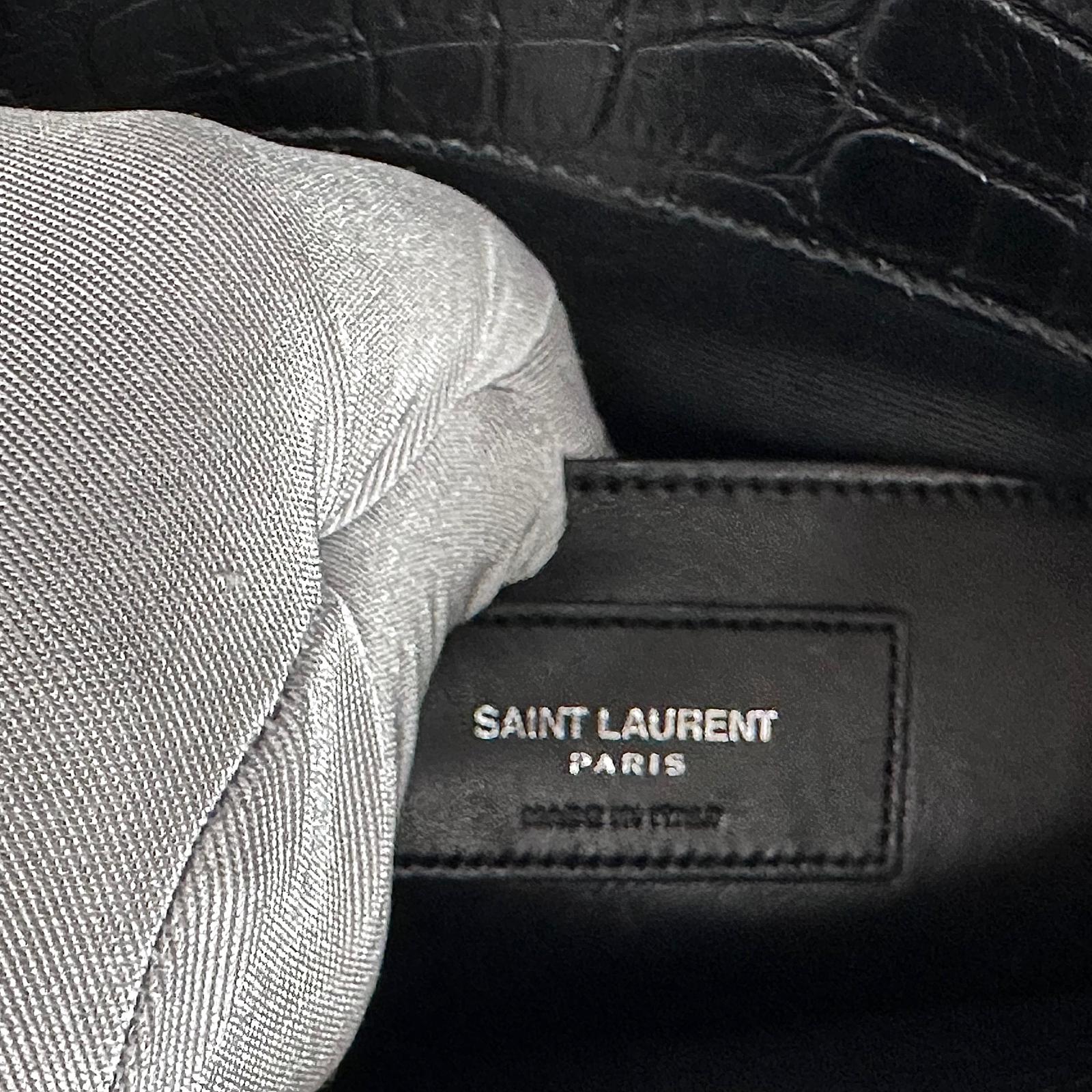 Saint Laurent Borsa College Large in pelle stampa cocco nera con catena argento