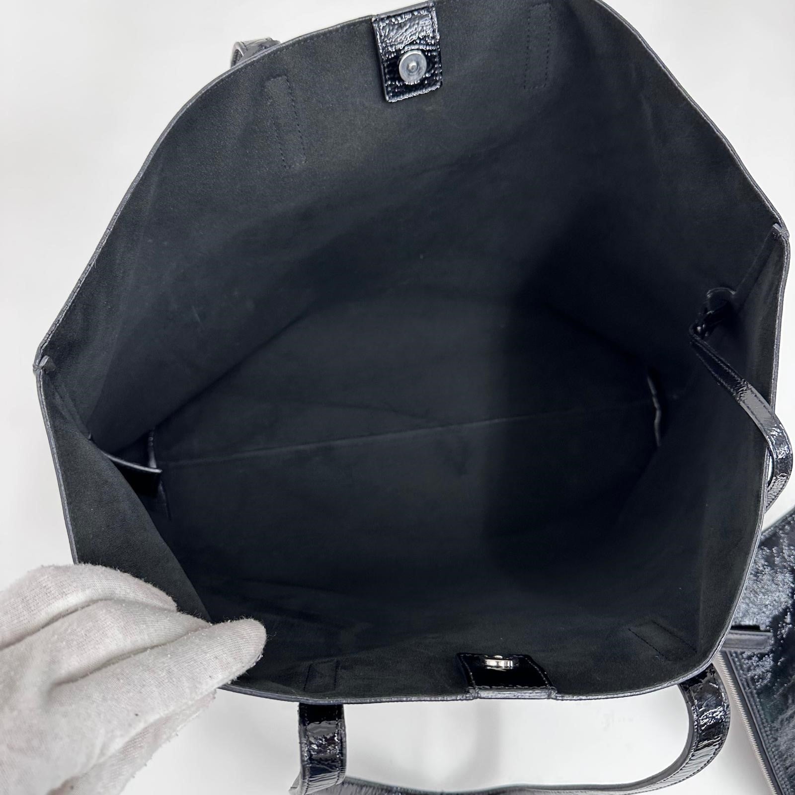 Saint Laurent Borsa a Spalla Shopping Tote in Pelle Verniciata Nera