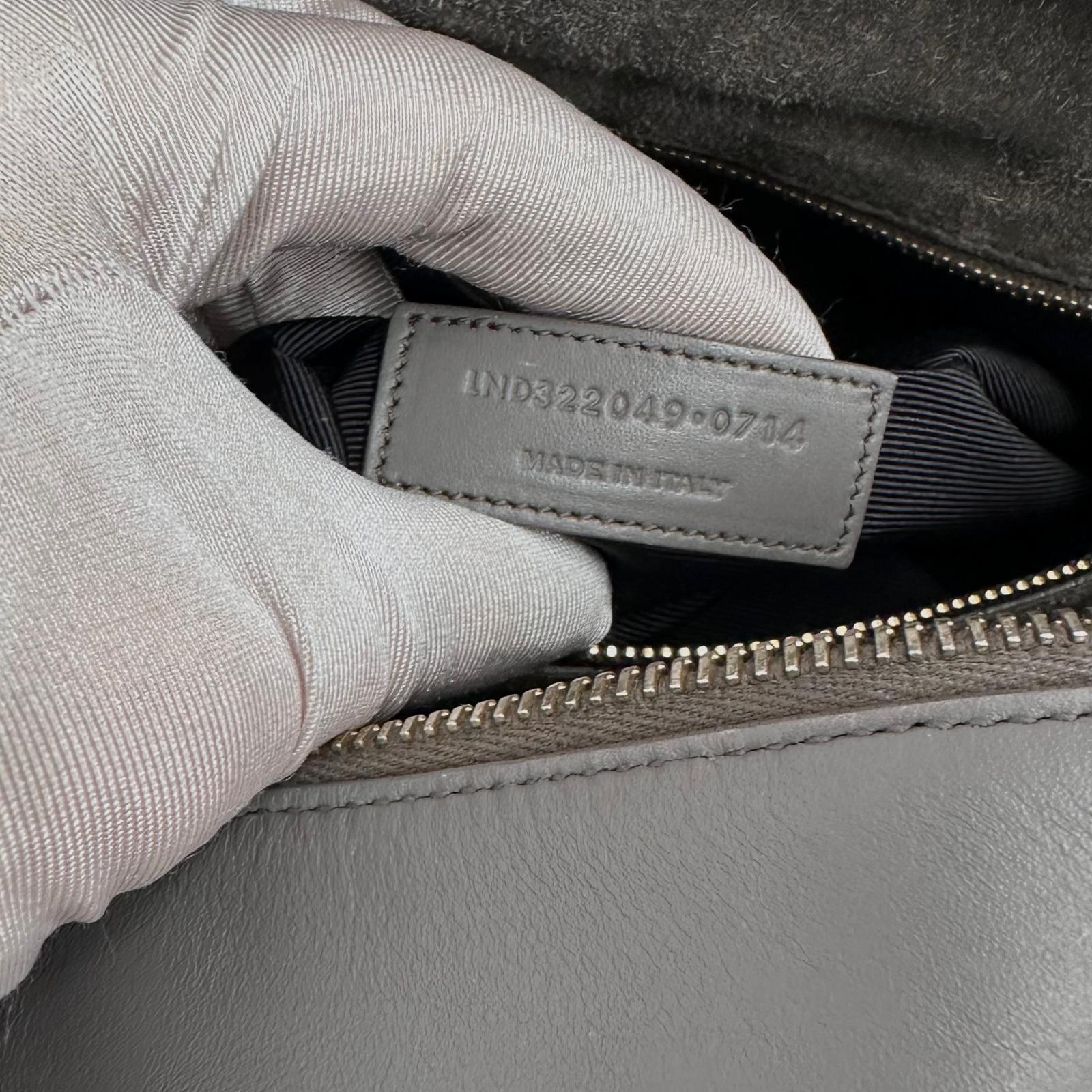 Saint Laurent Borsa modello Duffle in pelle grigia a due vie