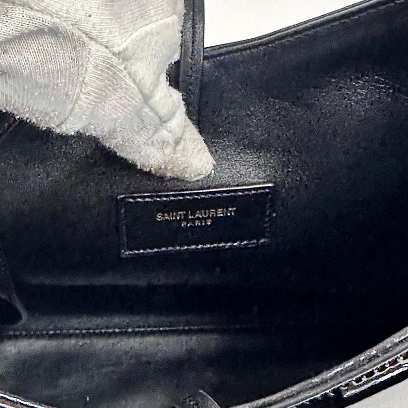 Saint Laurent Sac Hobo in pelle verniciata nera