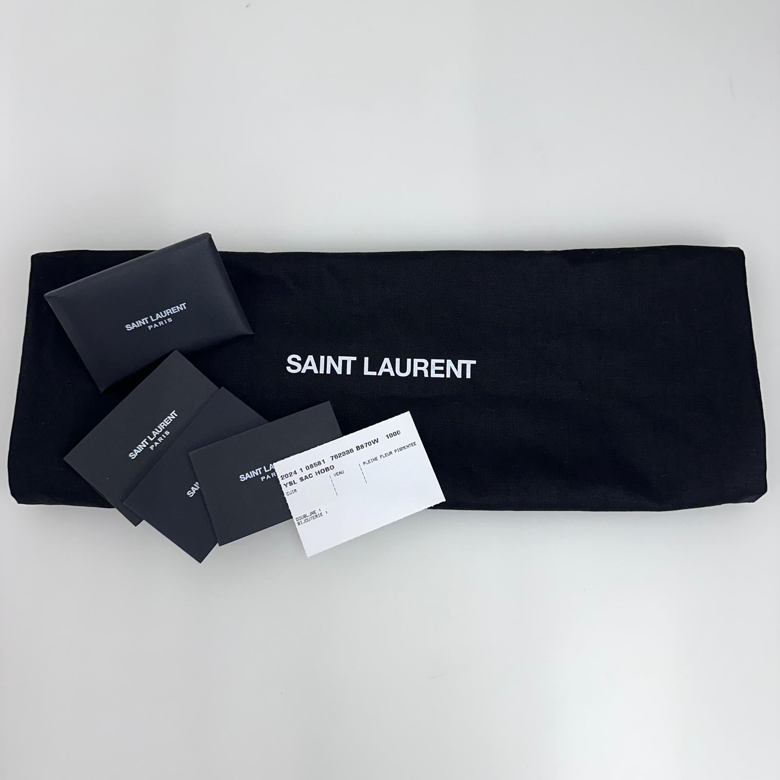 Saint Laurent Sac Hobo in pelle verniciata nera