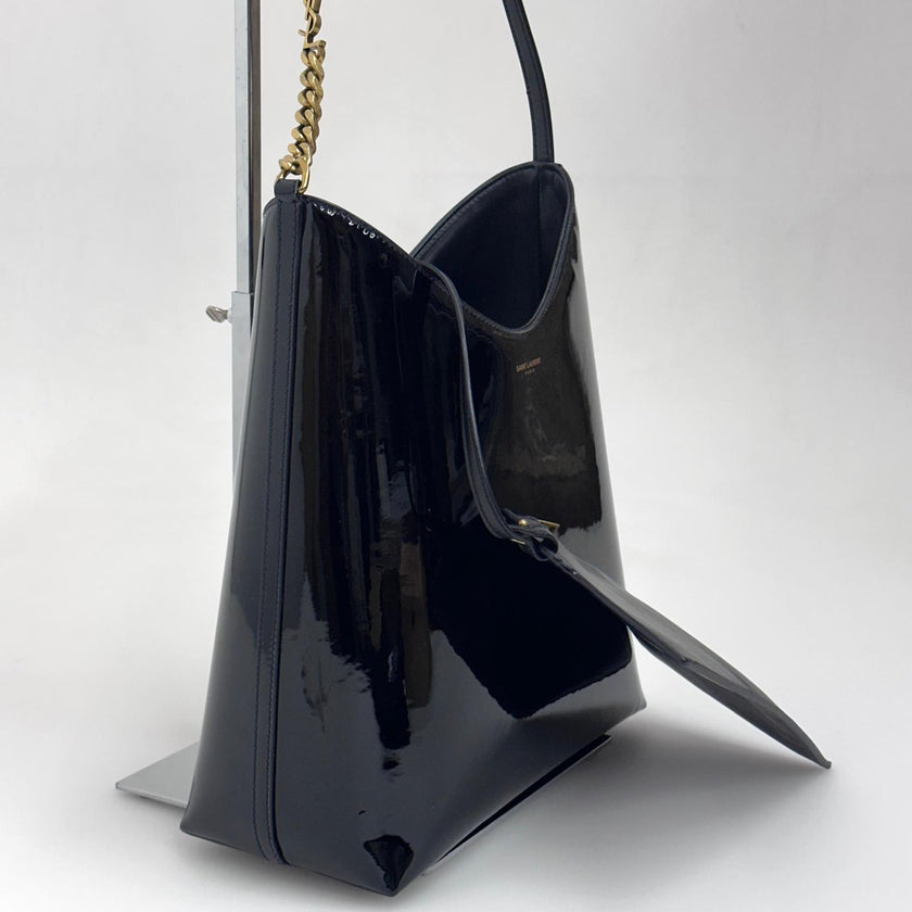 Saint Laurent Sac Hobo in pelle verniciata nera
