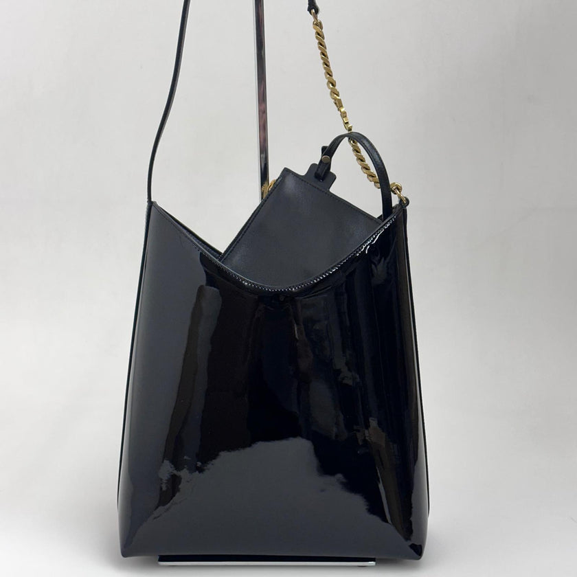 Saint Laurent Sac Hobo in pelle verniciata nera
