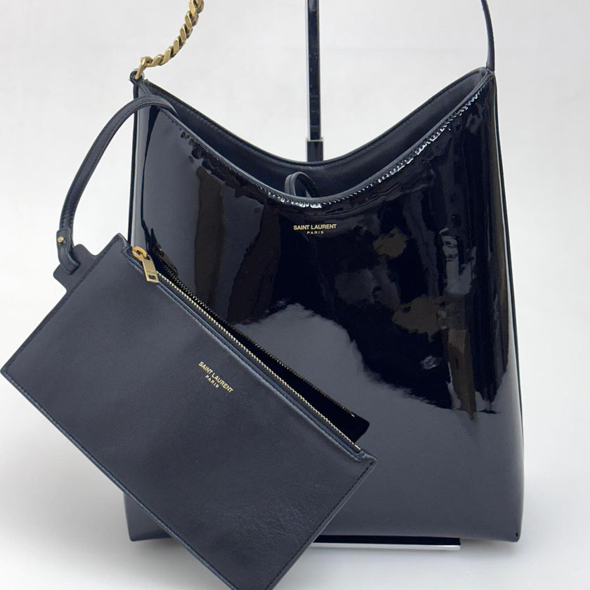 Saint Laurent Sac Hobo in pelle verniciata nera