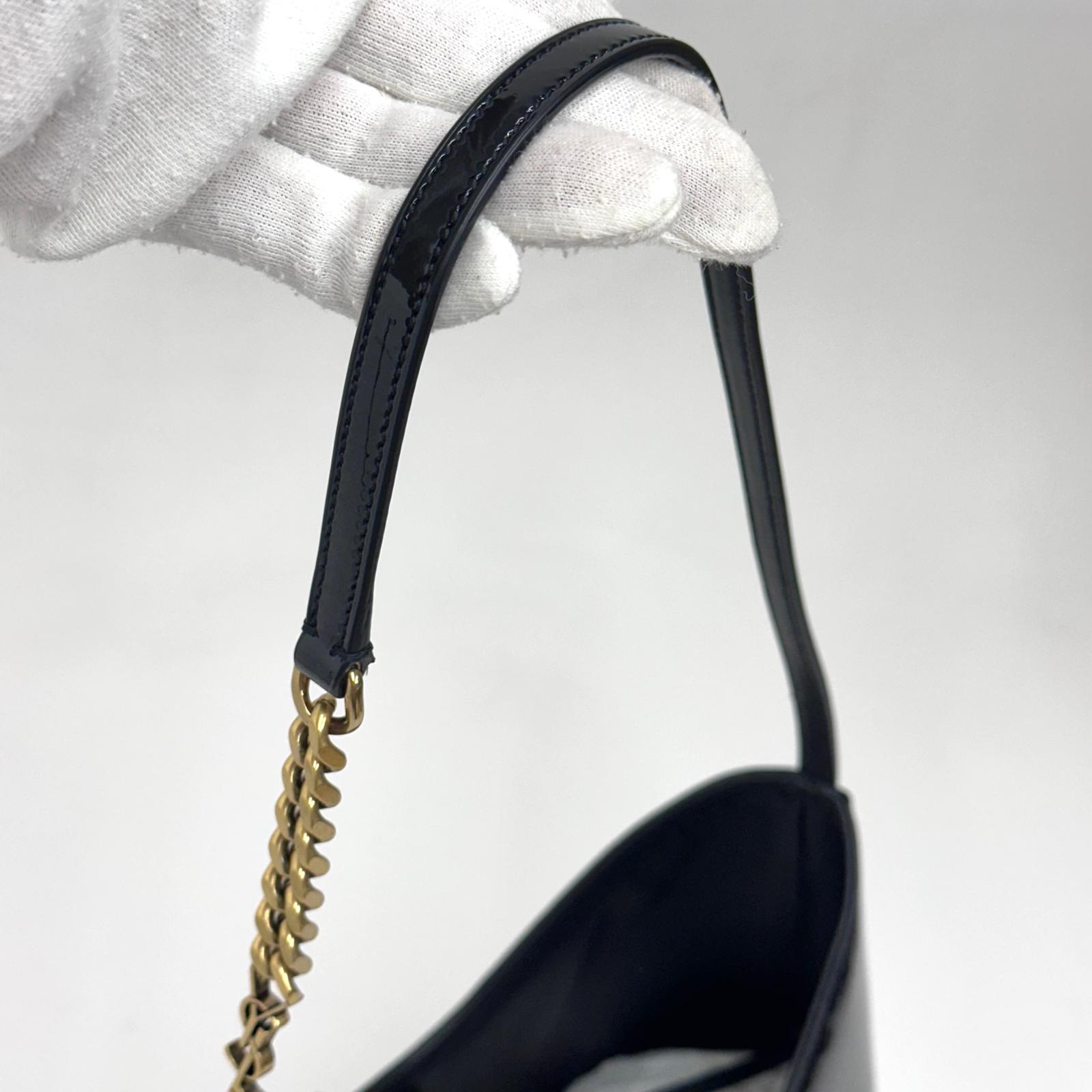 Saint Laurent Sac Hobo in pelle verniciata nera