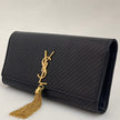 Saint Laurent borsa Pochette Kate Monogram in pelle nera con frangia