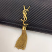 Saint Laurent borsa Pochette Kate Monogram in pelle nera con frangia