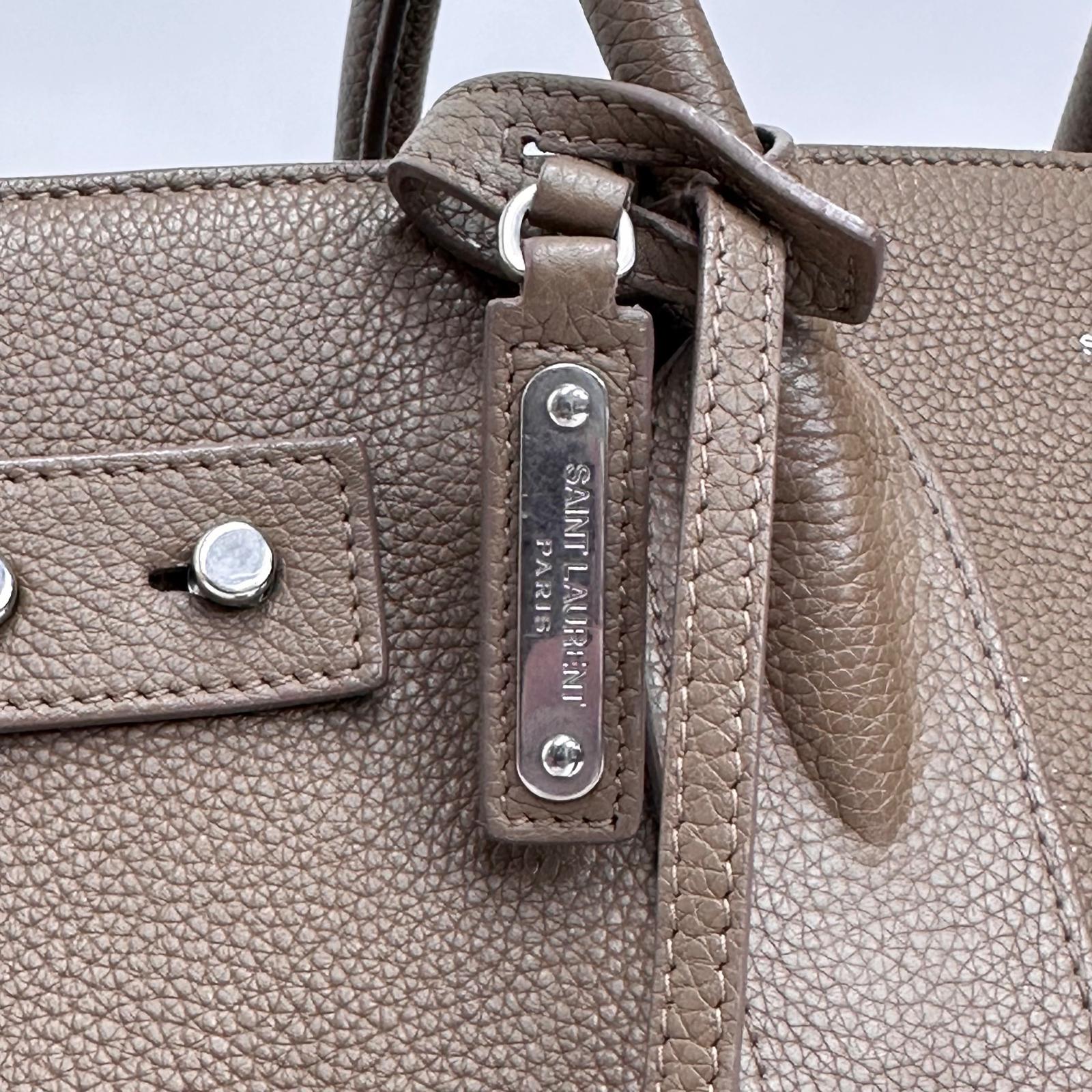 Saint Laurent borsa Sac de Jour Maxi in pelle martellata marrone