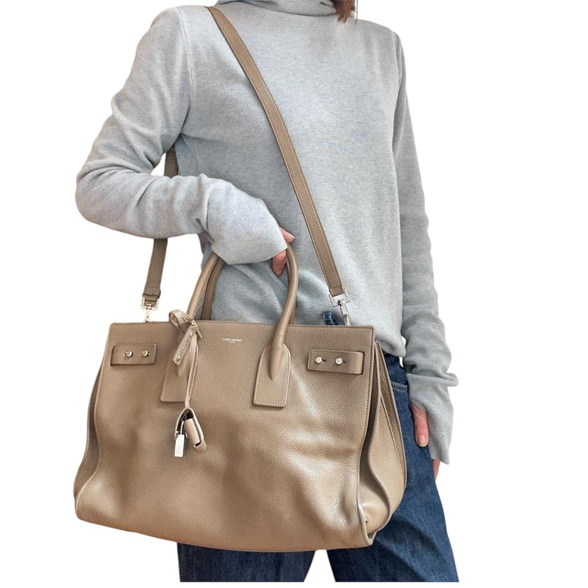 Saint Laurent borsa Sac de Jour Maxi in pelle martellata marrone