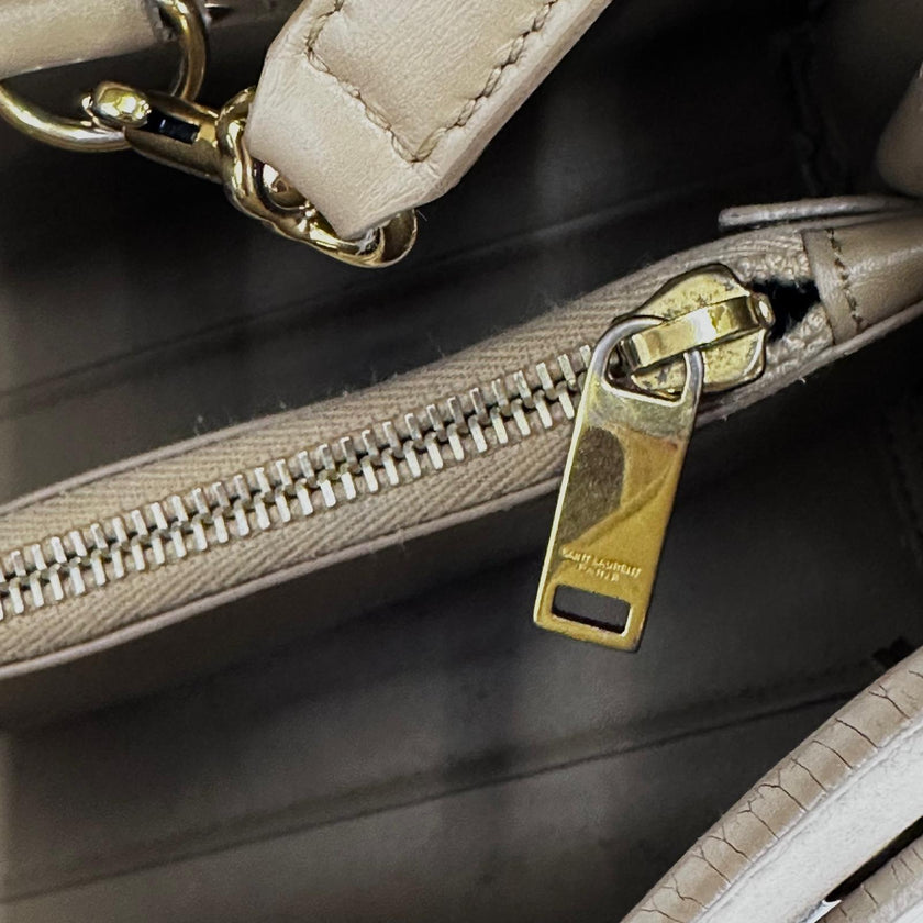 Saint Laurent borsa a Tracolla Sac de Jour Baby in pelle taupe