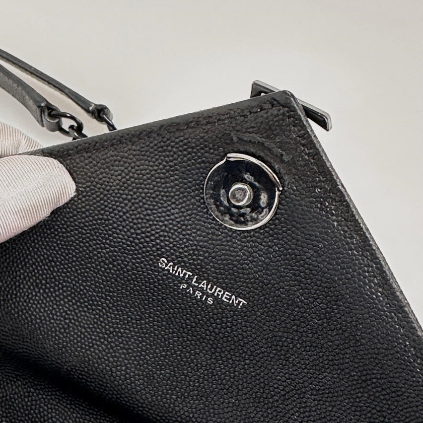 Saint Laurent borsa a spalla Envelope Media in pelle grain de poudre nera