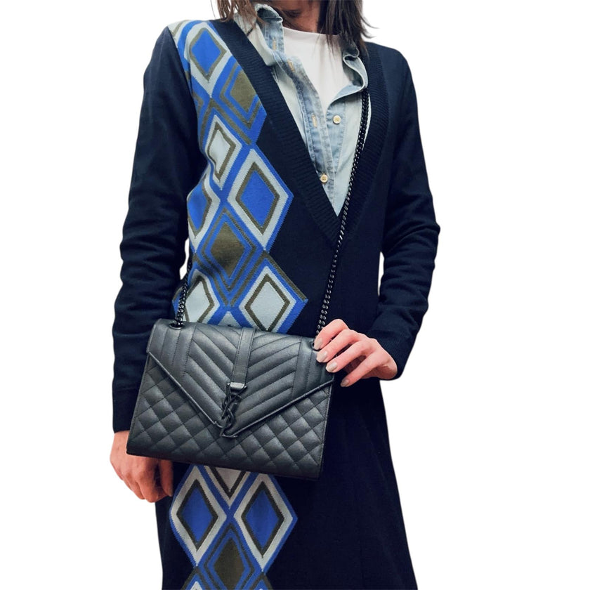 Saint Laurent borsa a spalla Envelope Media in pelle grain de poudre nera