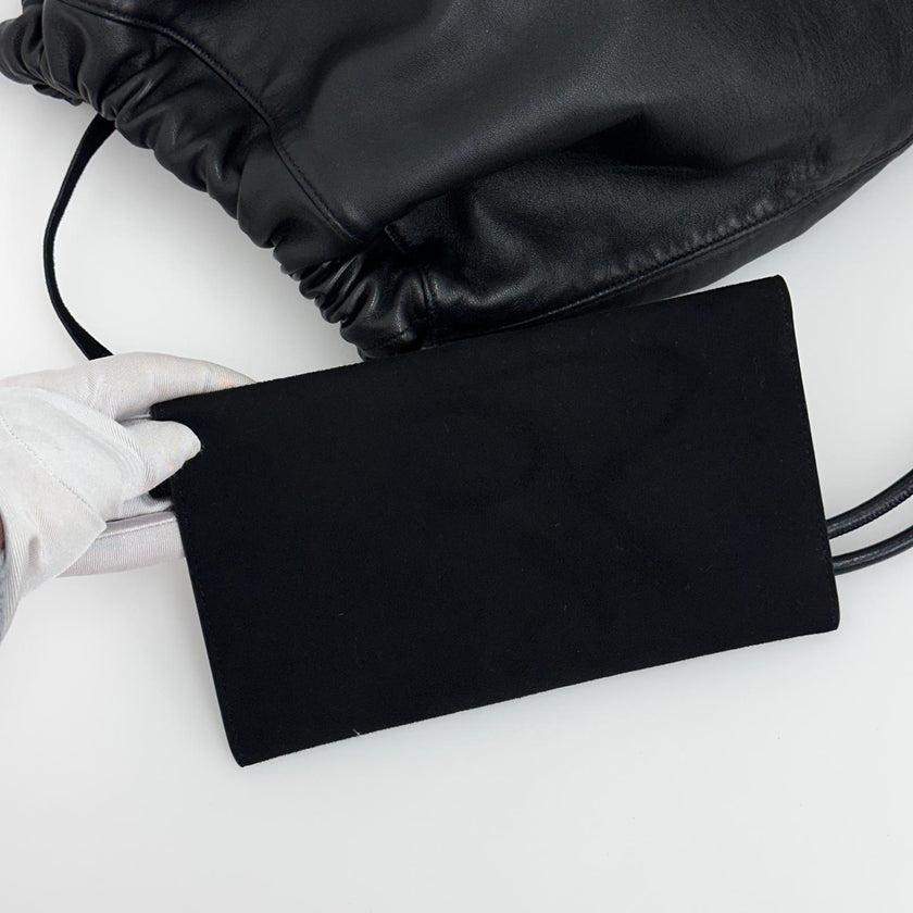 Saint Laurent borsa zaino unisex in pelle nera con pouch in camoscio