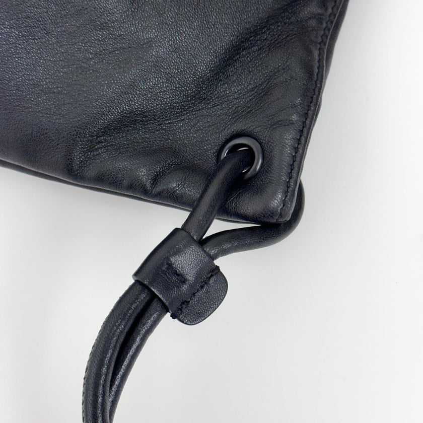 Saint Laurent borsa zaino unisex in pelle nera con pouch in camoscio