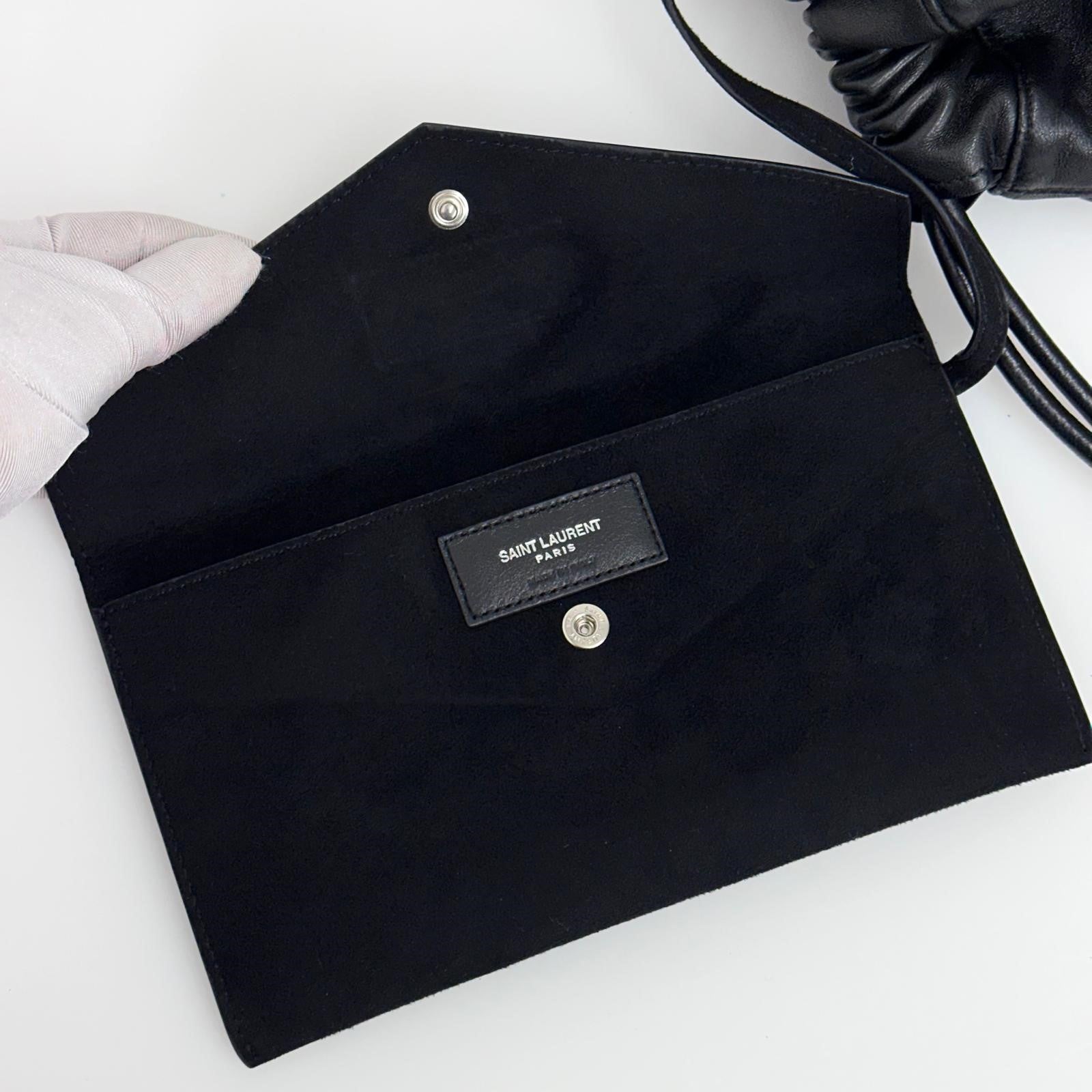 Saint Laurent borsa zaino unisex in pelle nera con pouch in camoscio