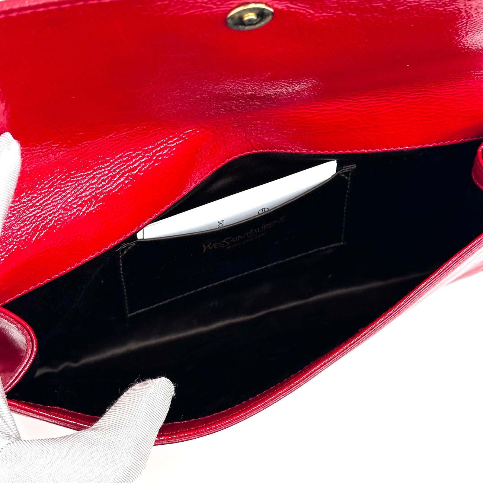 Saint Laurent pochette a mano Belle de Jour in vernice rossa