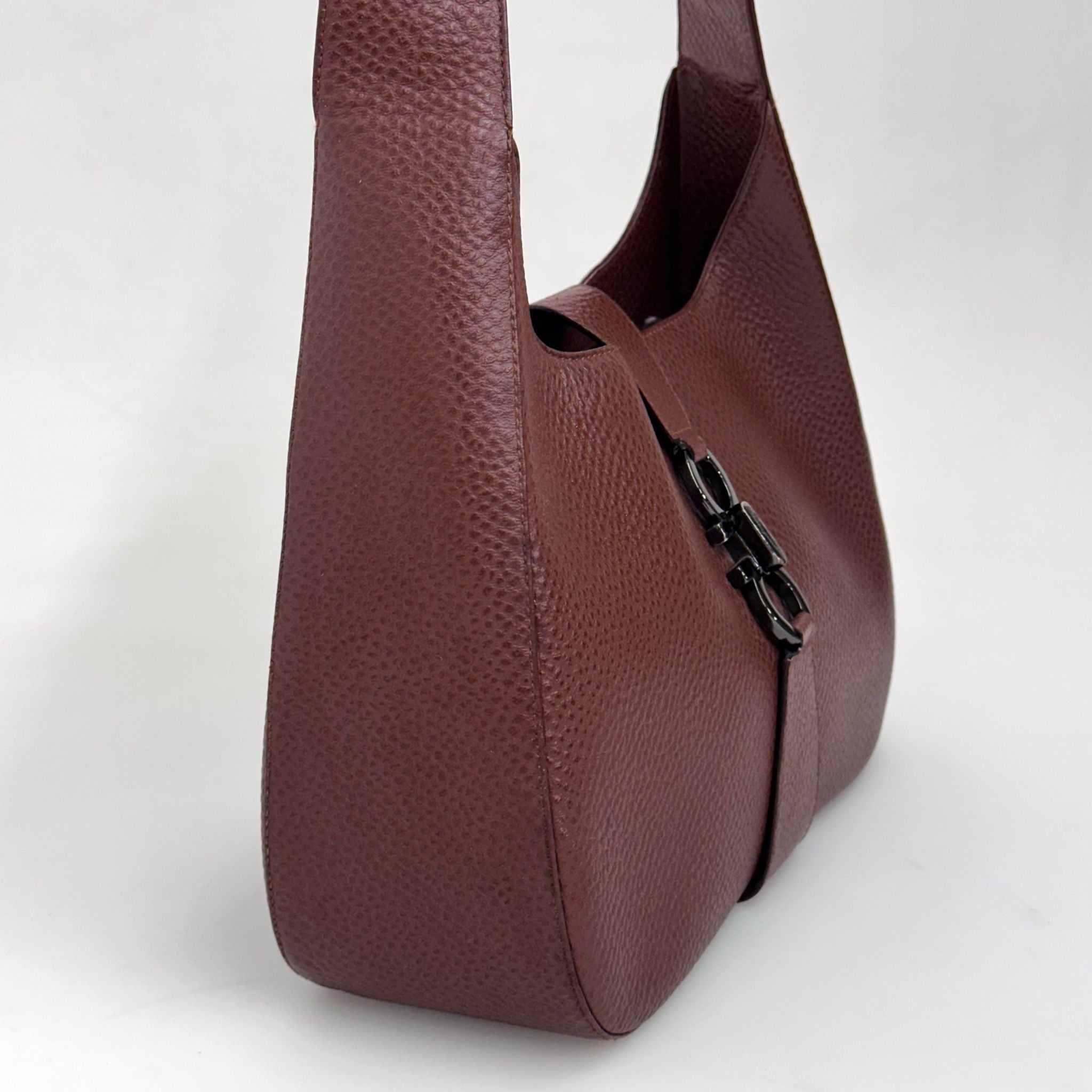 Salvatore Ferragamo Borsa a spalla Gancini Hobo Pelle Martellata Marrone