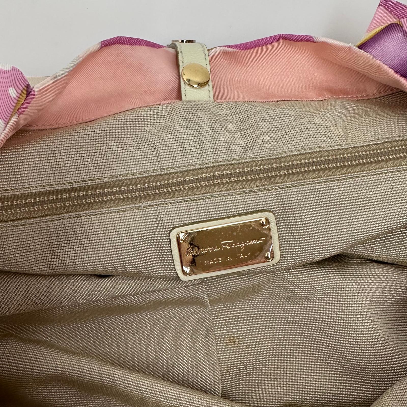 Salvatore Ferragamo Borsa a spalla shopper in seta stampa Vara rosa