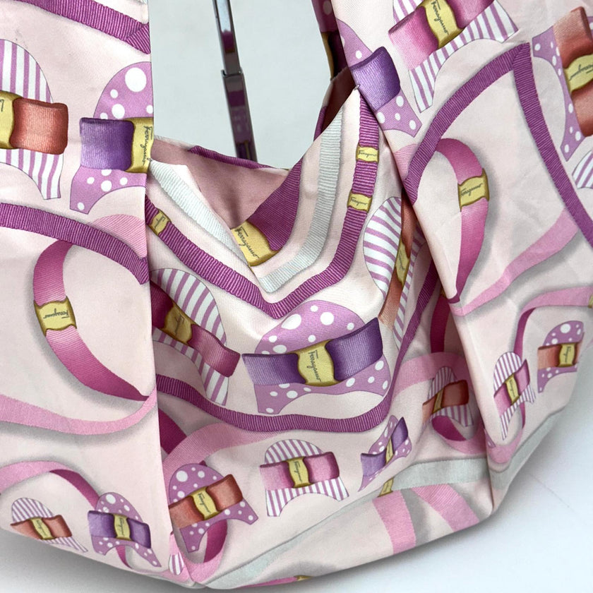 Salvatore Ferragamo Borsa a spalla shopper in seta stampa Vara rosa